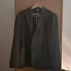 Brand new Hugo boss grey heathered blazer. Very nice slim fit and light material